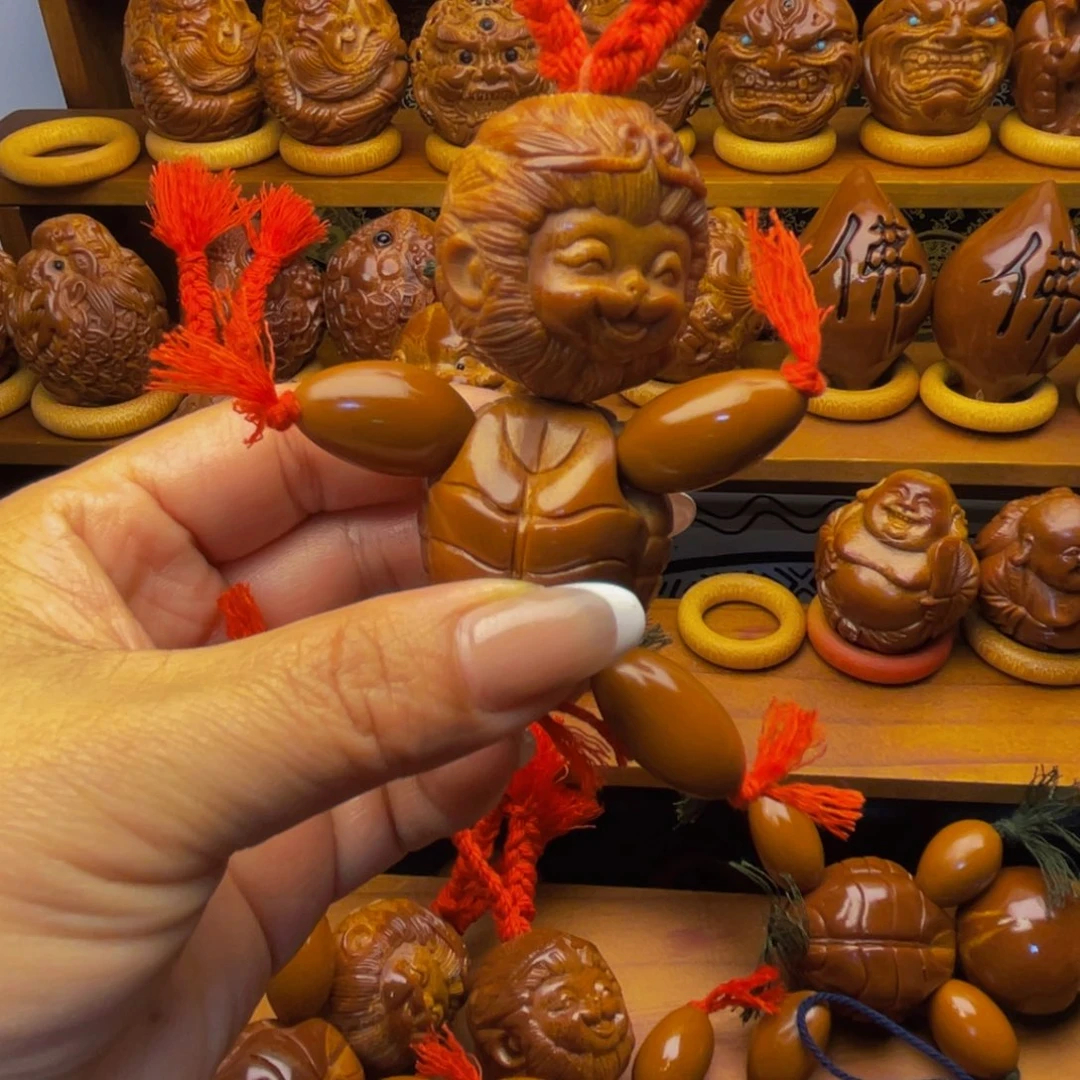 吊坠橄榄核小圣一个