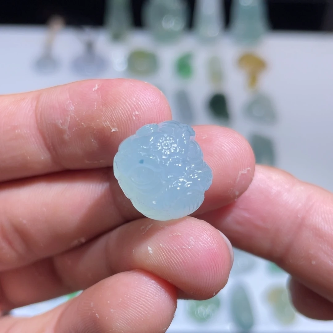 颈饰未镶嵌翡翠舞狮