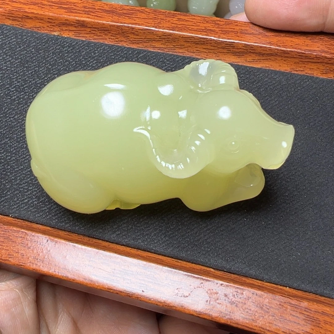 玉新疆昆仑山脉料子：天然料子：精品：牛气冲天