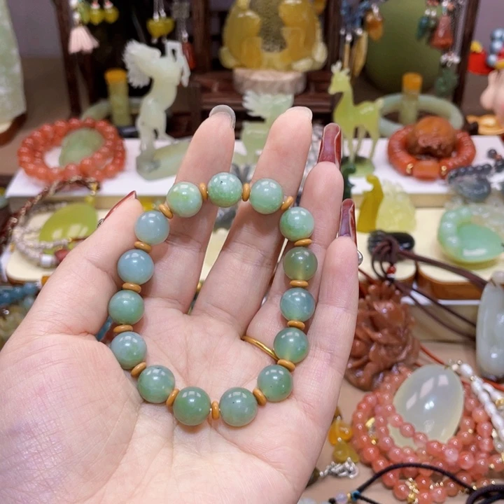 蛇纹石玉颈饰未镶嵌