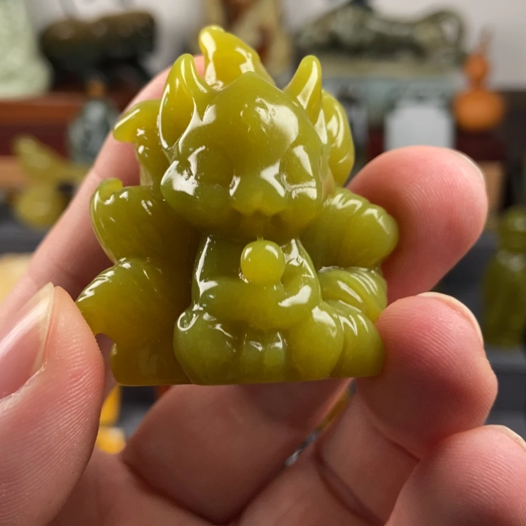 岫玉未镶嵌挂件牌子