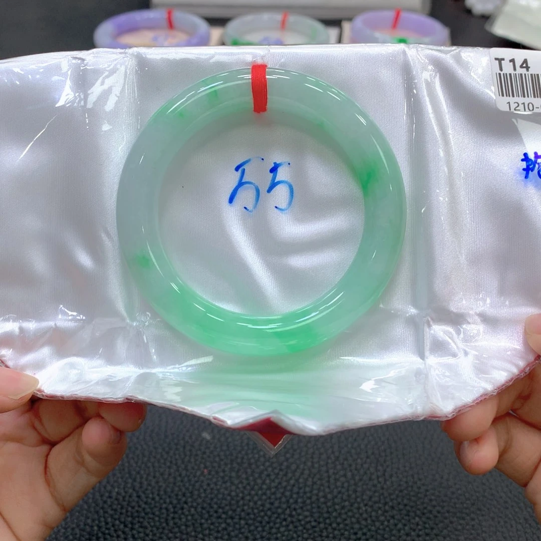 翡翠未镶嵌手镯36