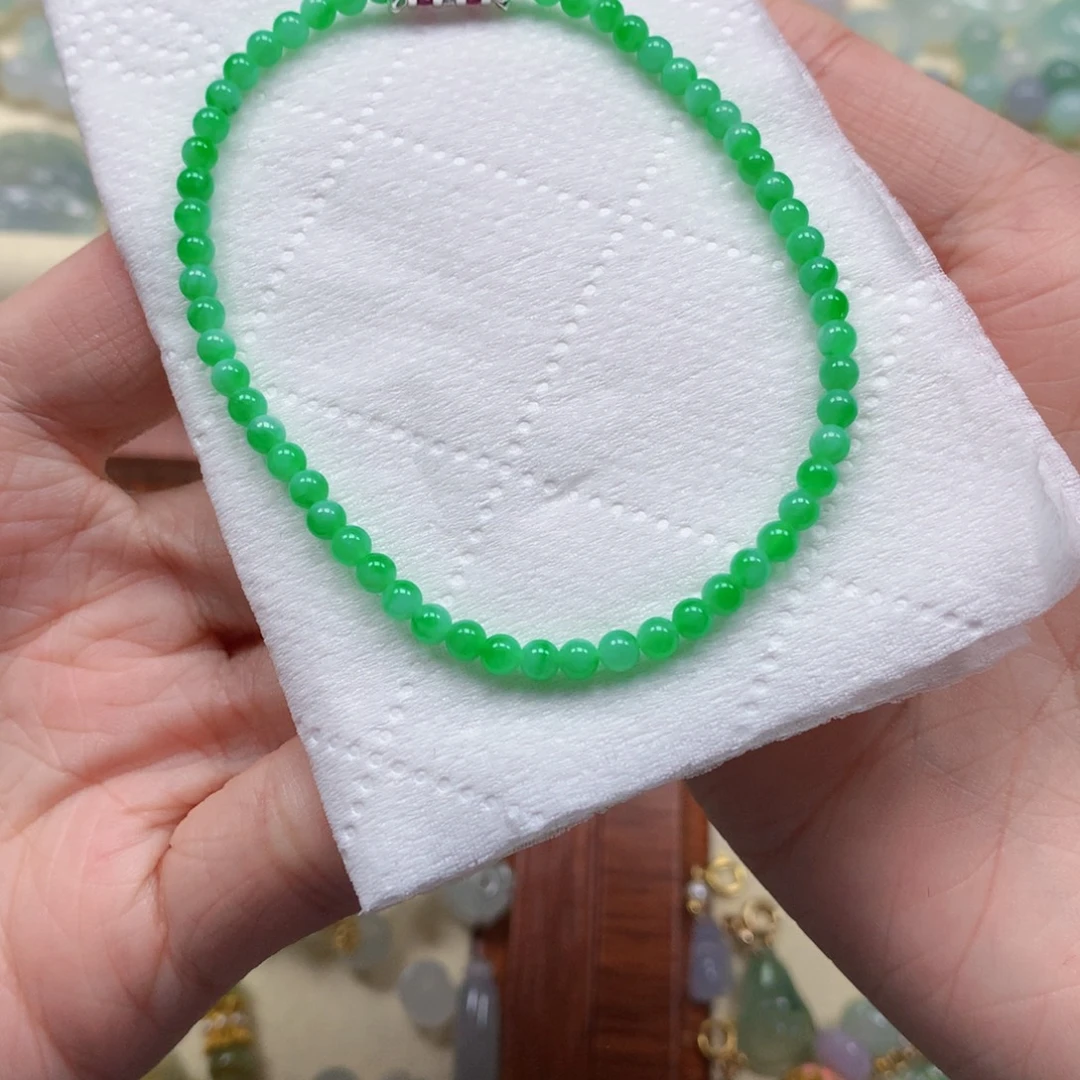 翡翠未镶嵌颈饰是