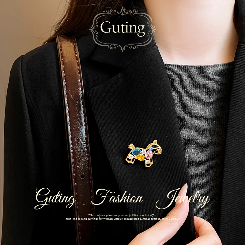 铜合金合成锆石胸针 0988彩色小马镂空胸针女高级感轻奢小众饰品