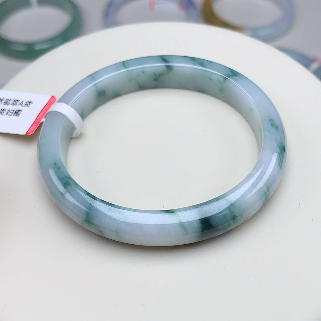 翡翠未镶嵌手镯50.9贵妃手镯