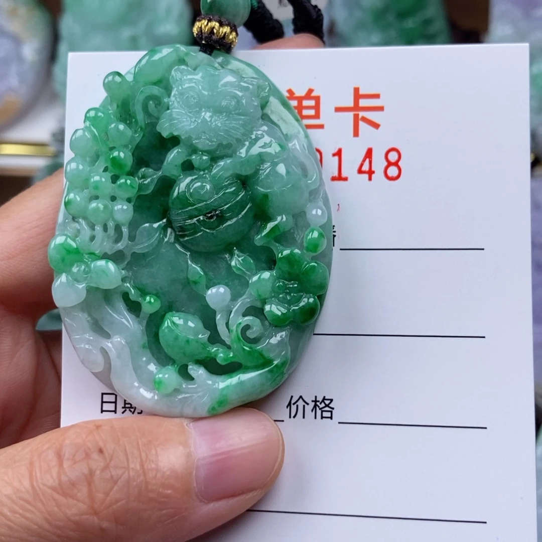 翡翠未镶嵌颈饰吊坠