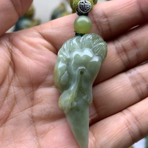 【闪购商品】透闪石质玉未镶嵌挂件