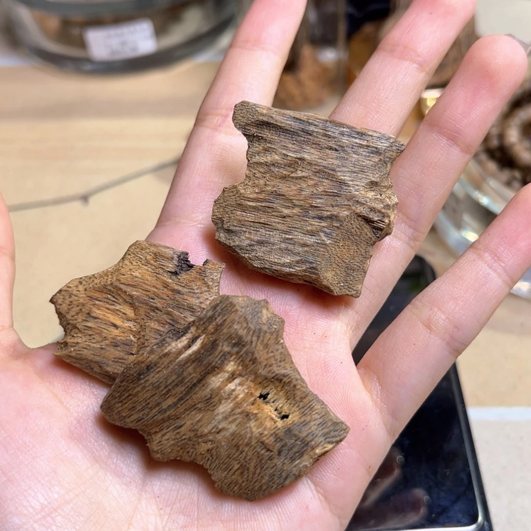 北***房香榧木海南莺歌绿大块料10克