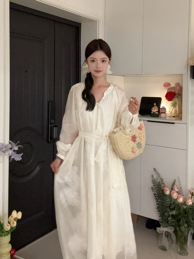 新款春季连衣裙刺绣法式显瘦慵懒风气质长裙甜美温柔时尚长款小众