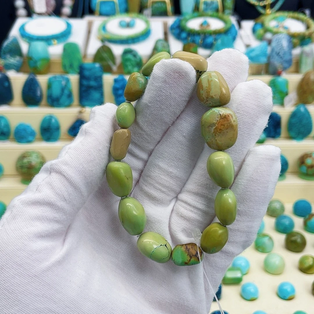 绿松石未镶嵌颈饰