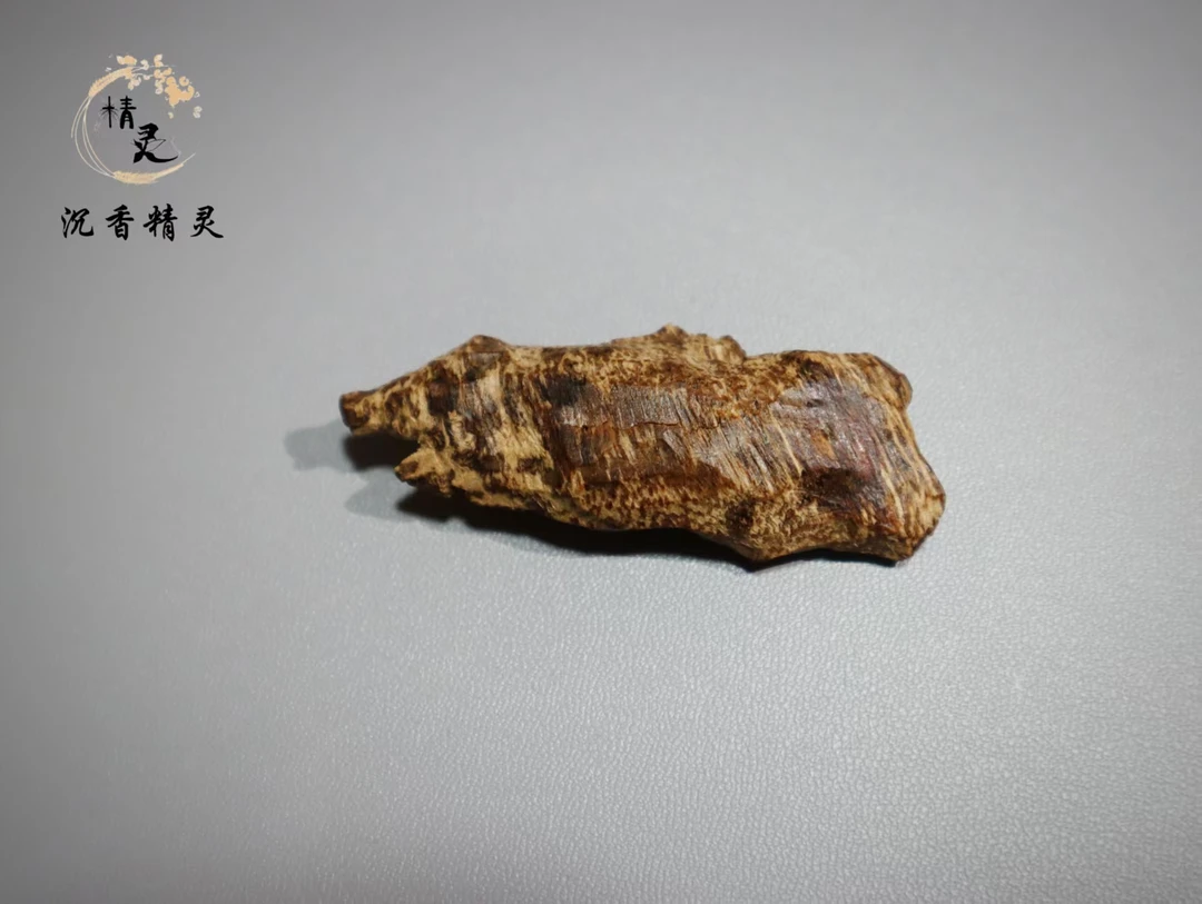 海南老料兰花结白棋 沉水/浮 3.5g