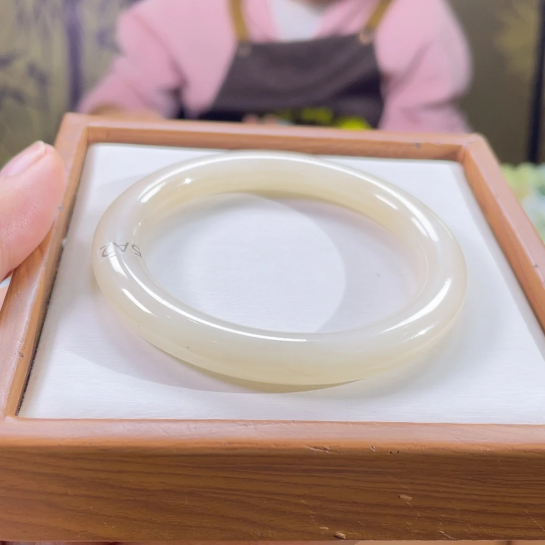 和田玉未镶嵌手镯52圈 有水线