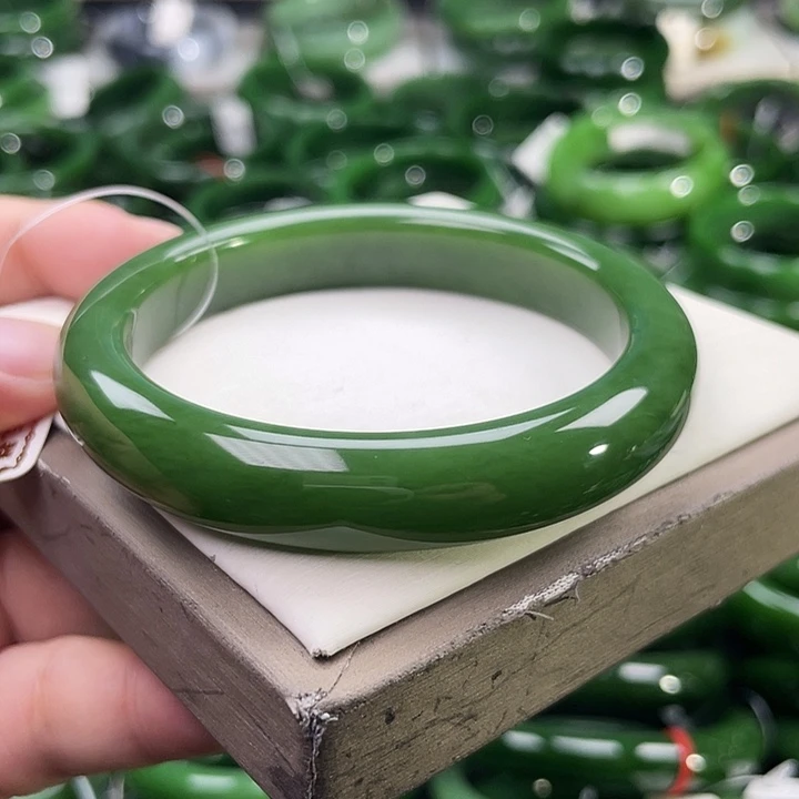 未镶嵌手镯和田玉（碧玉）
