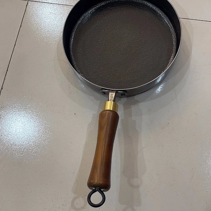 可***.熟铁24煎锅微瑕特价不退不换