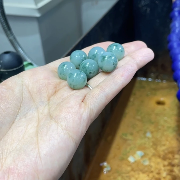 定制翡翠未镶嵌边角料