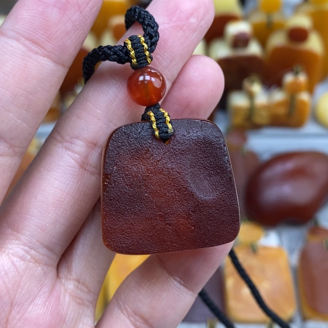 蜜蜡未镶嵌珠宝奇石