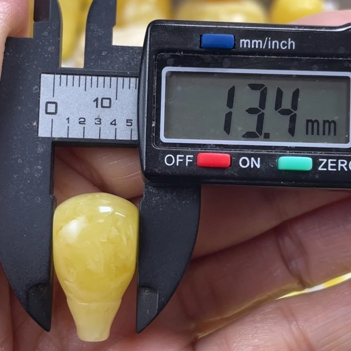 蜜蜡未镶嵌裸石38杂