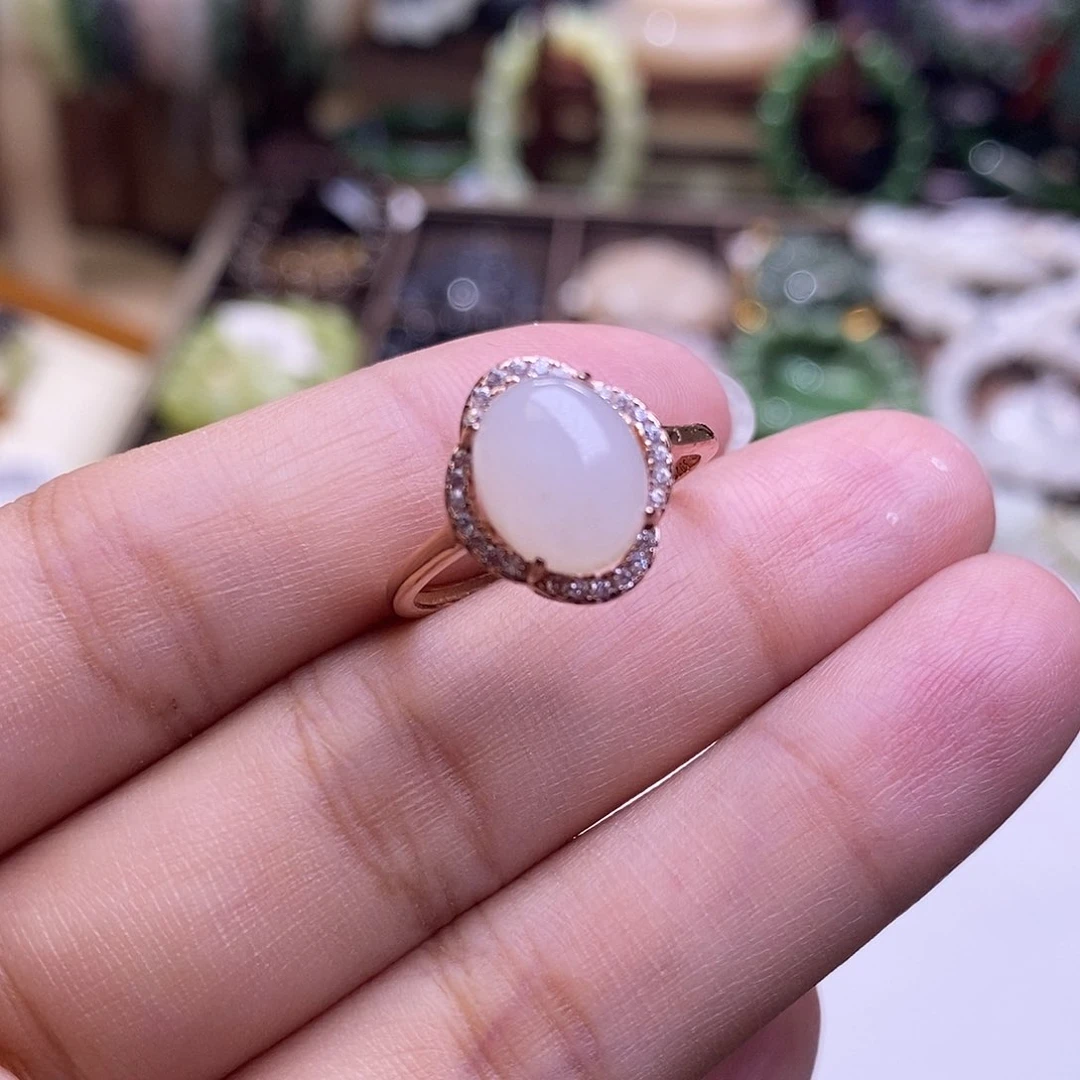 颈饰未镶嵌和田玉清货价和田玉银戒指