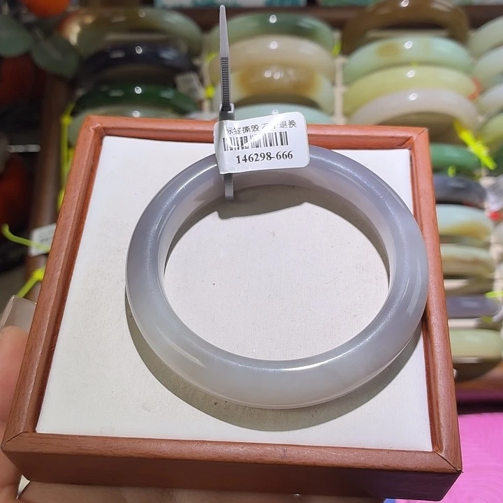 和田玉未镶嵌手镯57