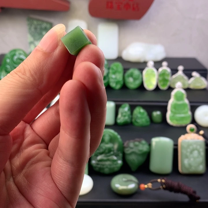 小***9和田玉（碧玉）未镶嵌颈饰