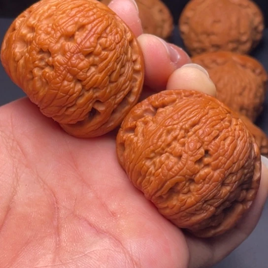 文玩核桃把件秦岭山脉核桃