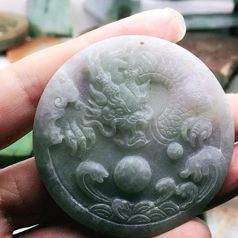 定制翡翠未镶嵌龙