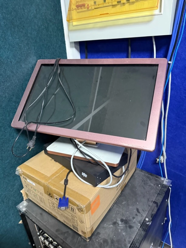 8新  点歌机一套不包邮