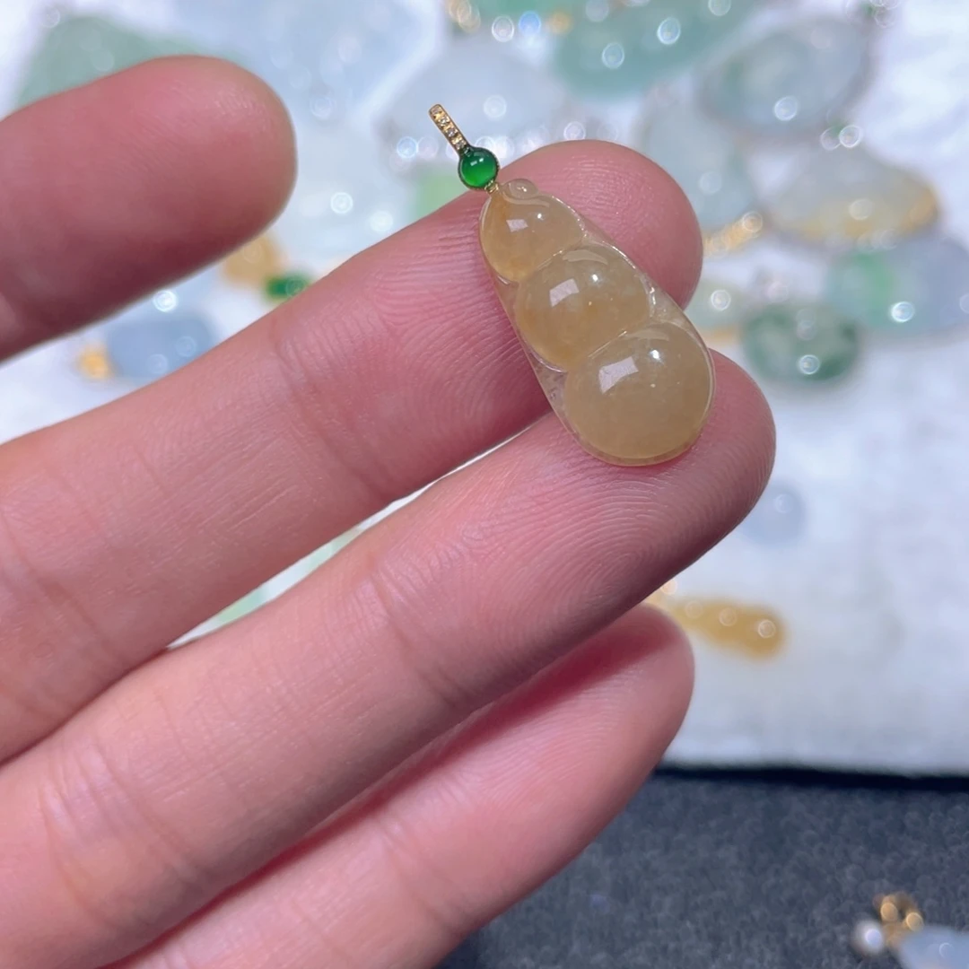 颈饰18K金镶嵌翡翠翡翠