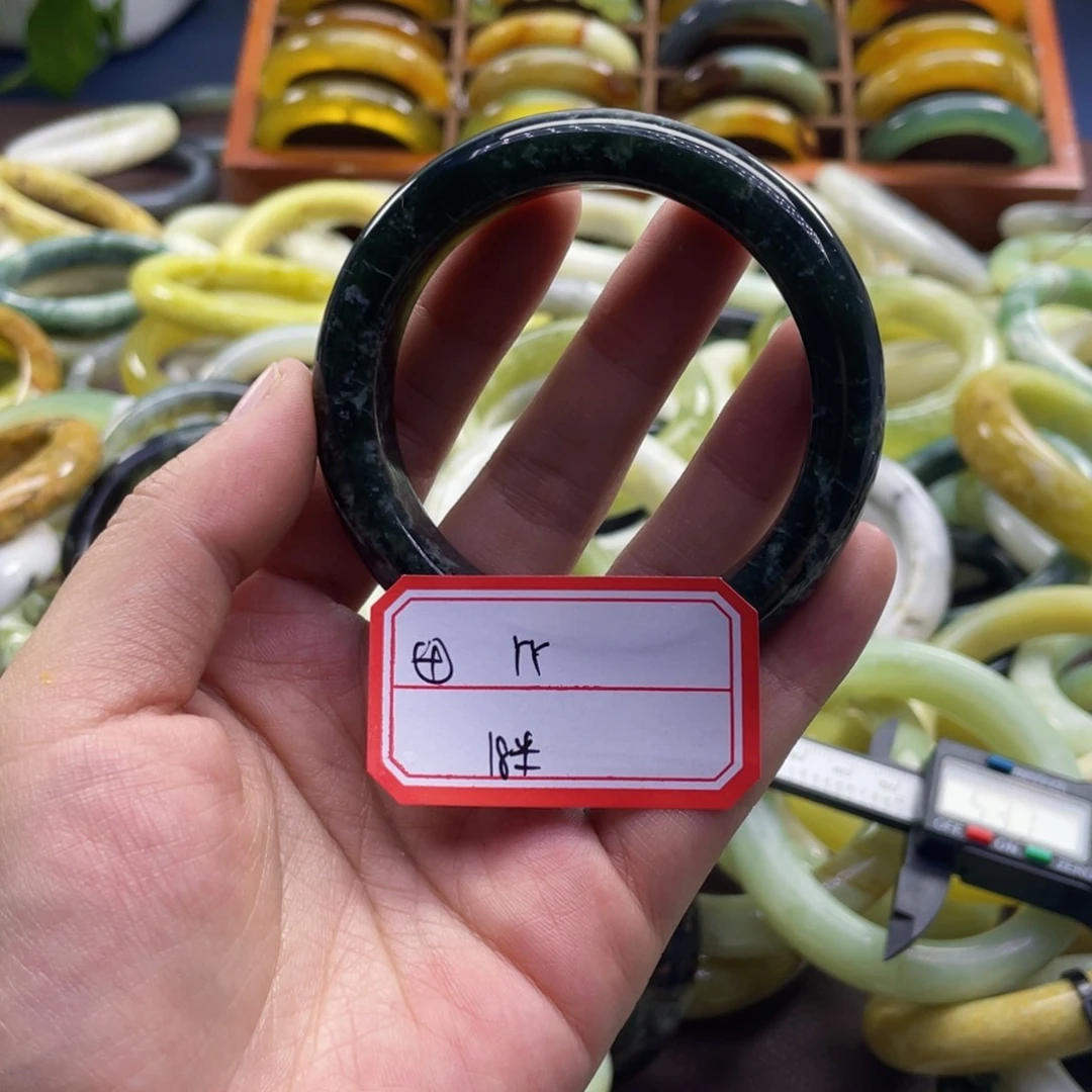 丫***～蛇纹石玉未镶嵌手镯