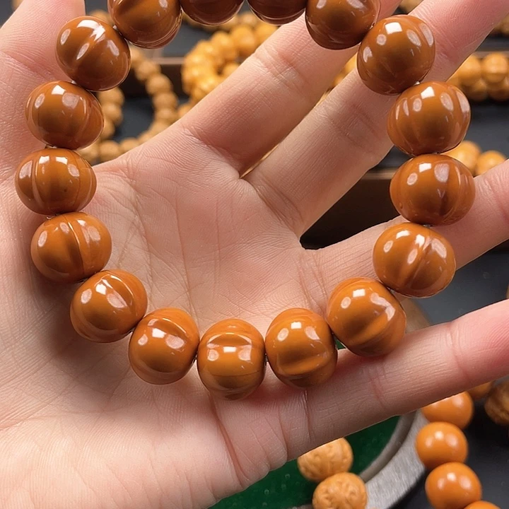 猴头核桃文玩-微瑕鲨鱼