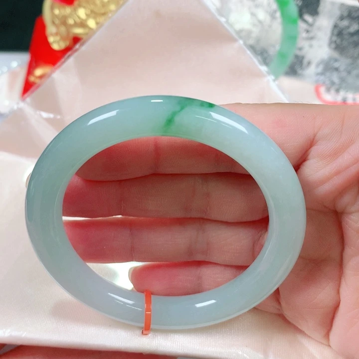 翡翠手镯未镶嵌   编号D1178 圆条54