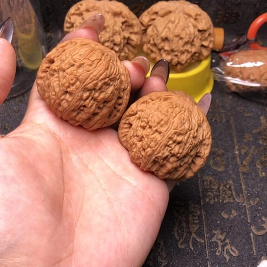 文玩核桃吊坠44泥鳅背