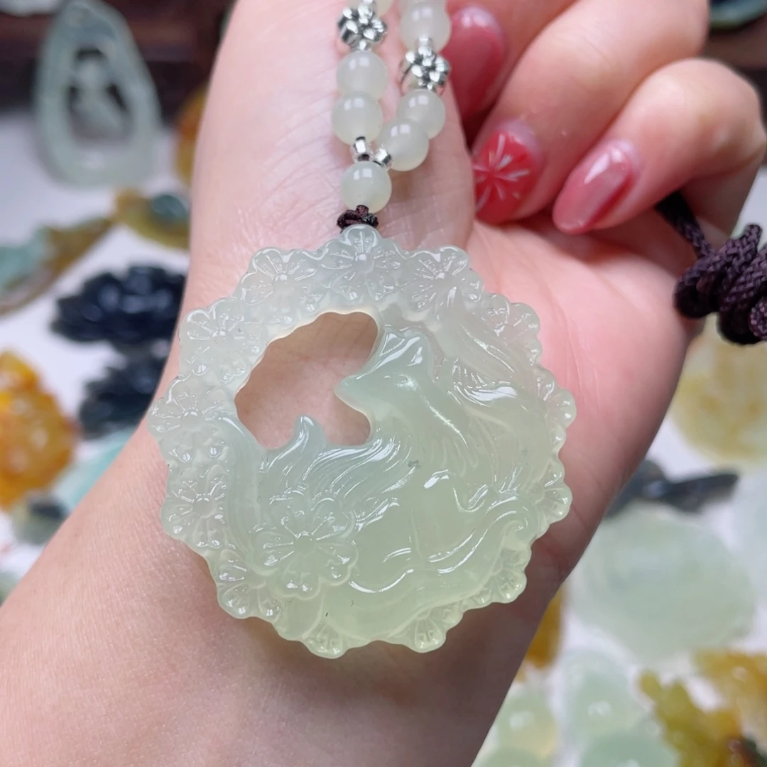 蛇纹石玉颈饰未镶嵌