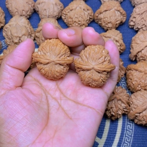 【闪购商品】吊坠文玩核桃白狮子37