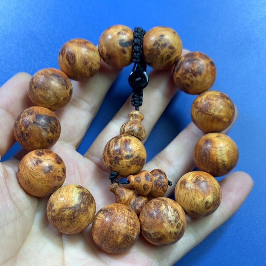 松木胡*云琥珀木手串1.8留疤