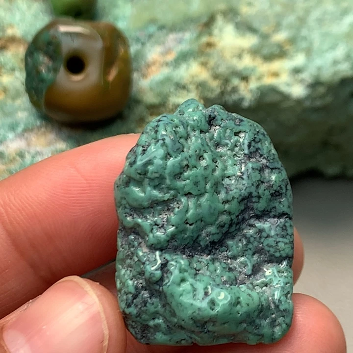 绿松石未镶嵌颈饰