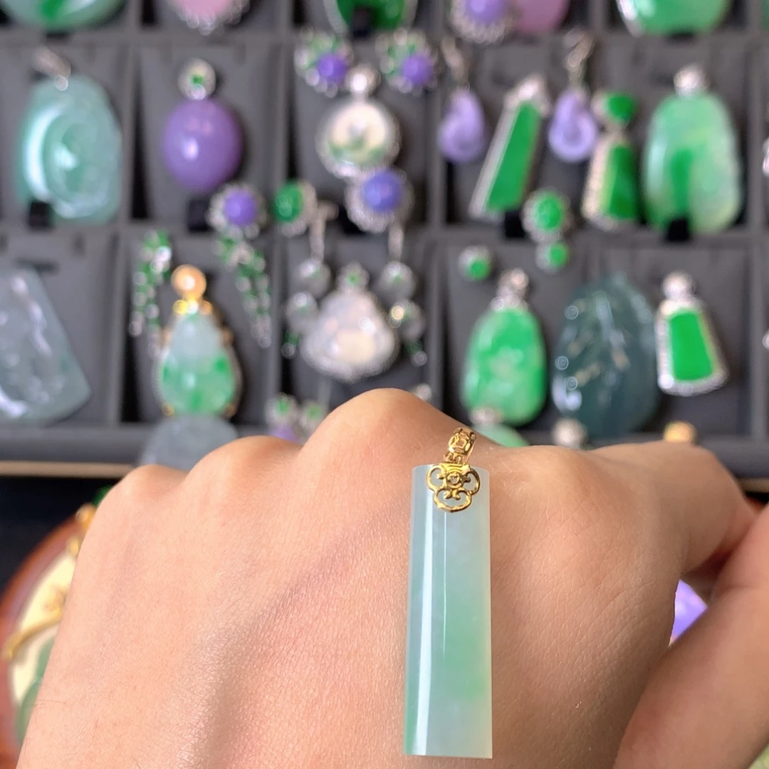 翡翠18K金镶嵌吊坠(不含链)