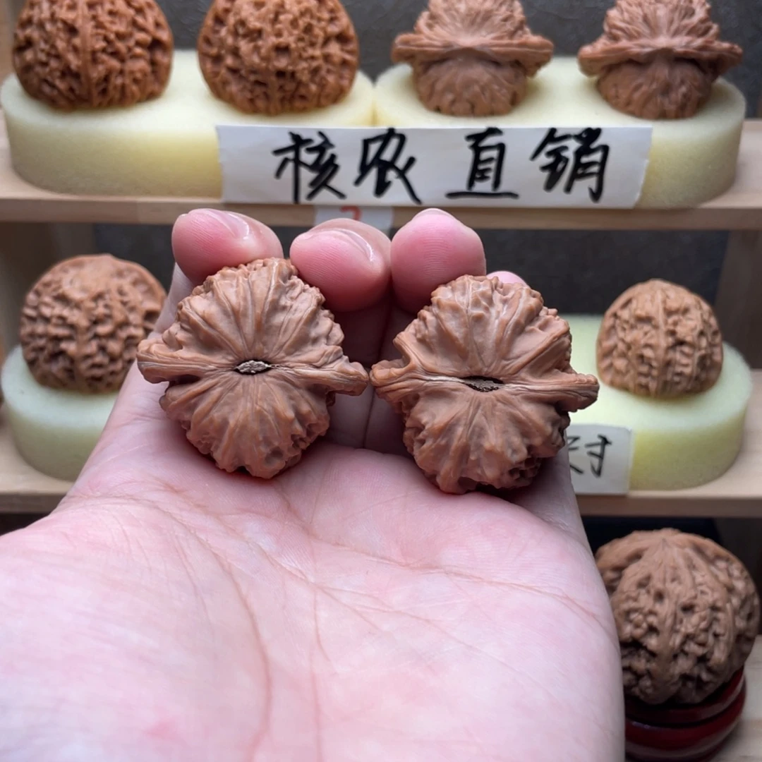 晴***亚文玩核桃吊坠白狮子福利39➕交友价