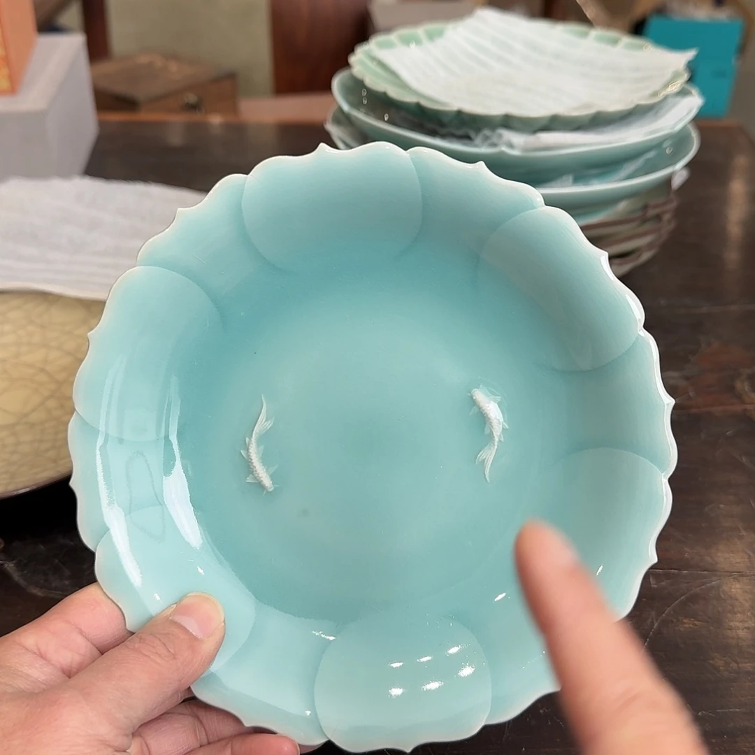 龙泉窑青瓷壶承鱼