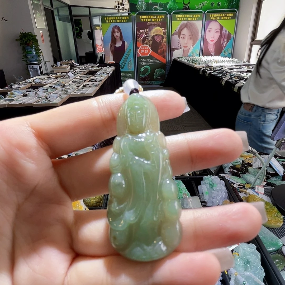 颈饰未镶嵌翡翠一个