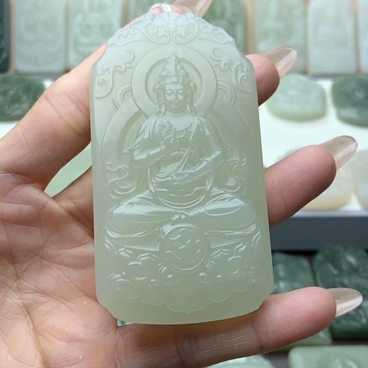 和田玉颈饰未镶嵌万****集