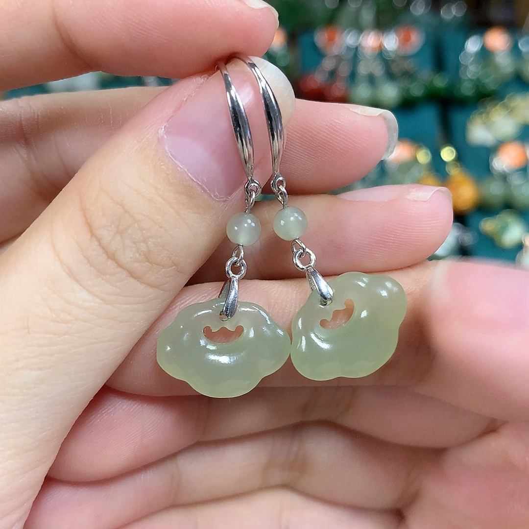 和田玉银S925镶嵌耳饰如意卡16左右