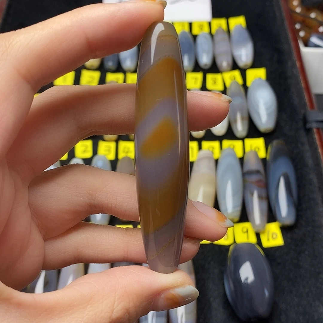 涵***饰玛瑙/玉髓未镶嵌颈饰