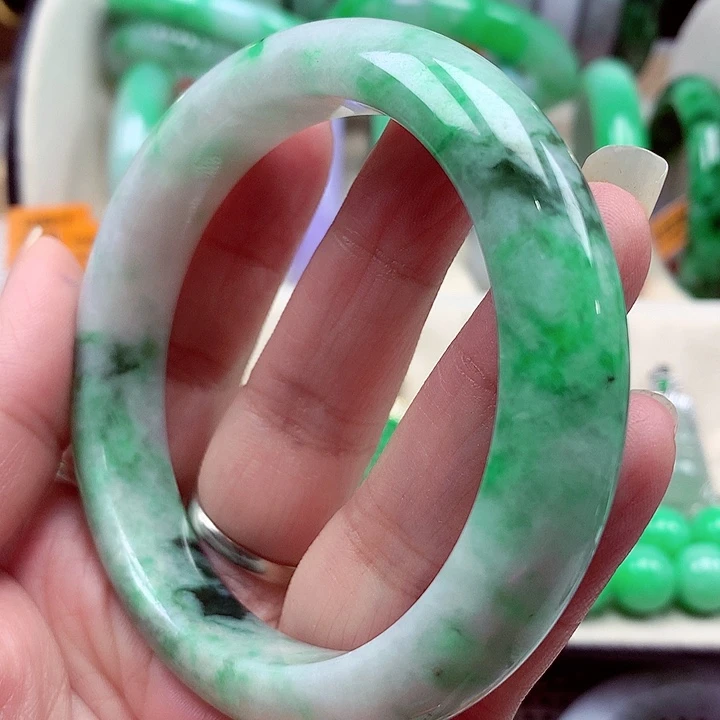 翡翠未镶嵌手镯翡翠