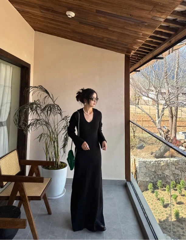 宸渡2025春季新款G9075《修身显瘦》U领款连衣裙