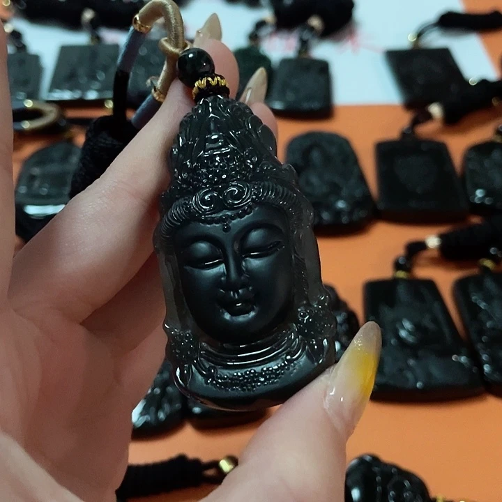 翡翠颈饰未镶嵌秋**月