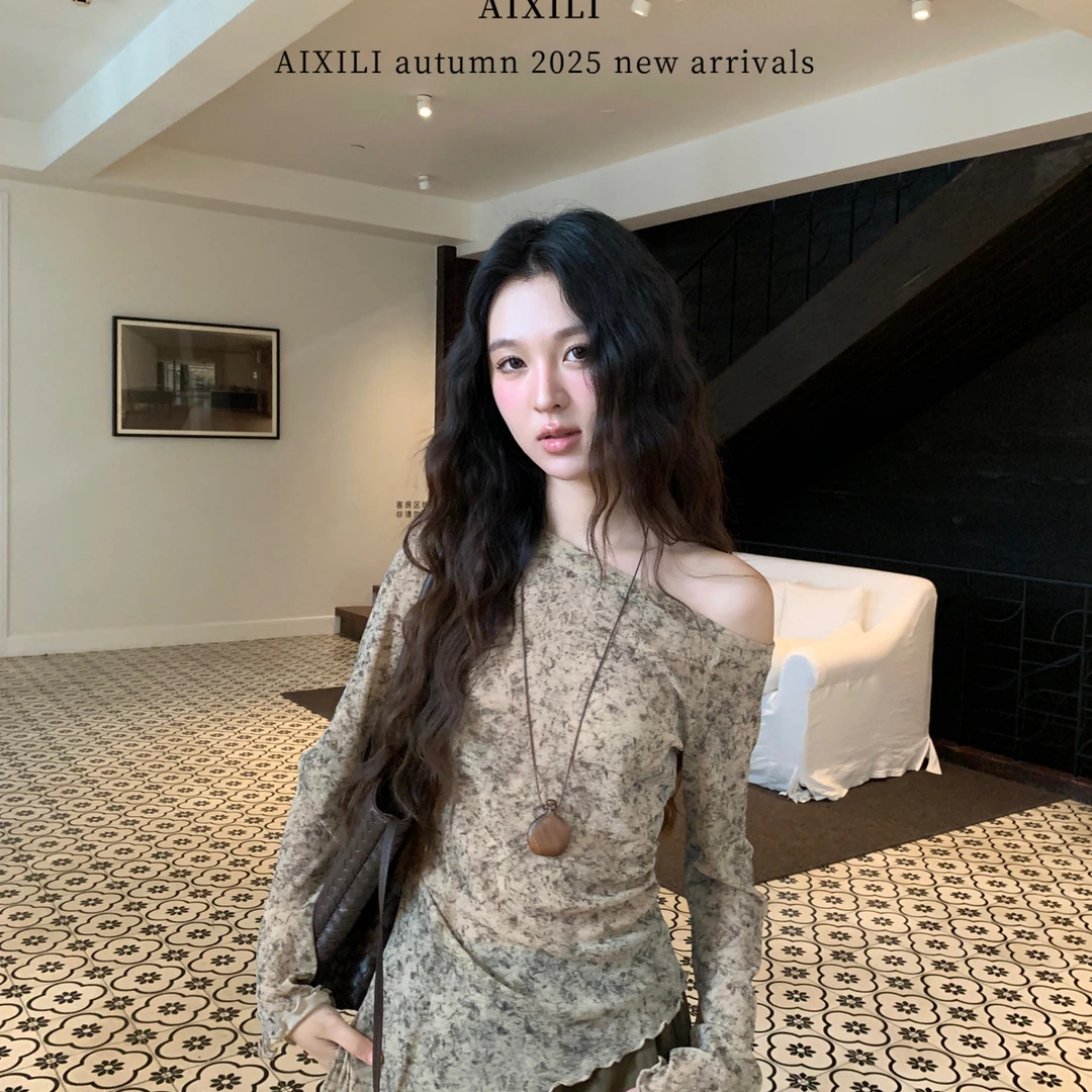 美树 AIXILI爱西里-不规则下摆船领晕染花朵针织上衣小衫 A1503