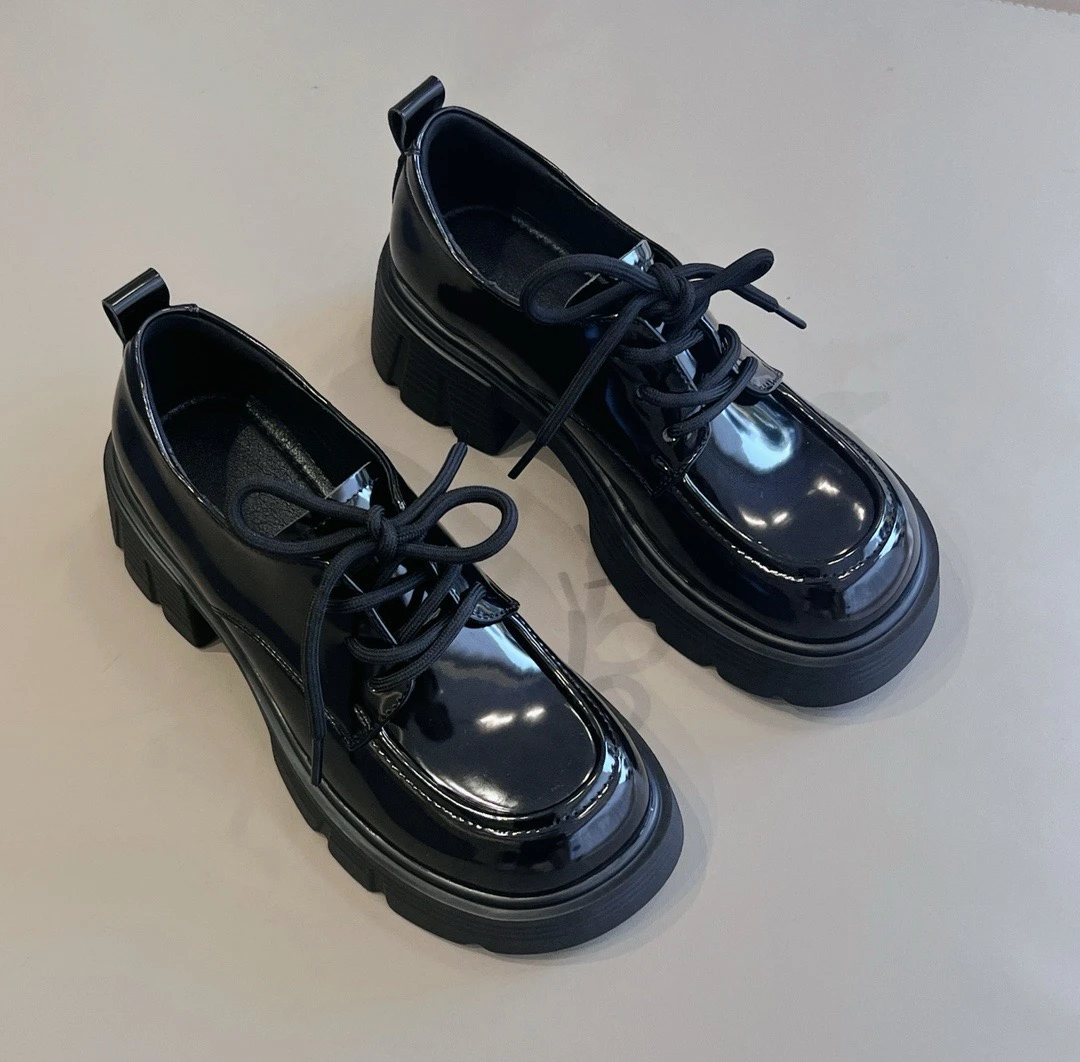 英伦风系带防滑黑色百搭防水台皮鞋休闲圆头乐福鞋中跟学院风厚底