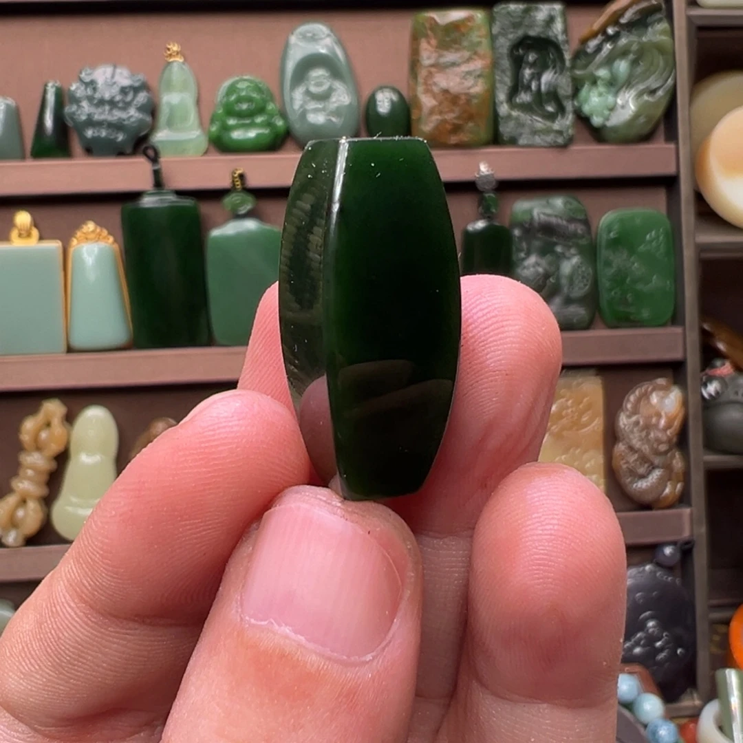 和田玉未镶嵌颈饰俄红皮老菠菜绿勒子无脏棉杂裂30.5/13/12mm