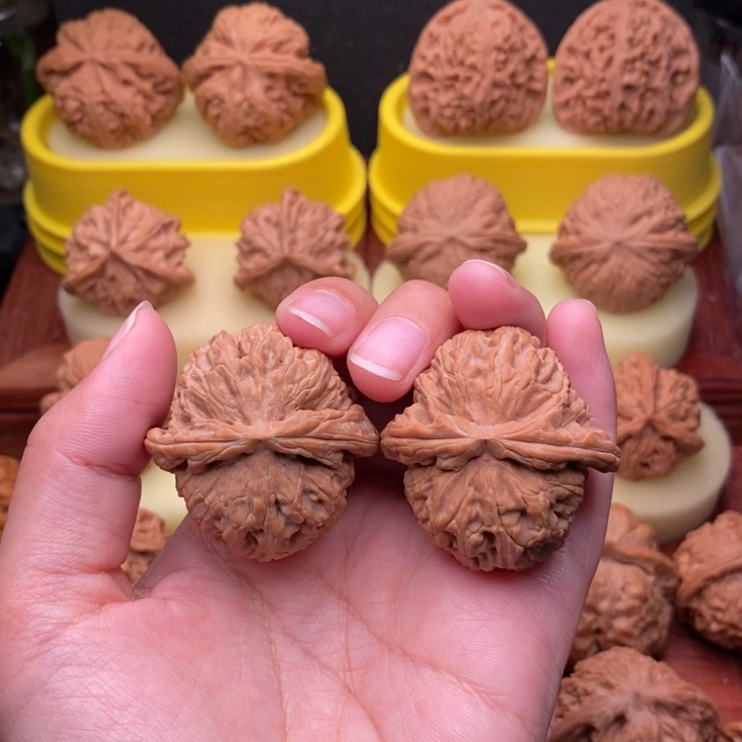 把件文玩核桃38“红皮”精品大球白